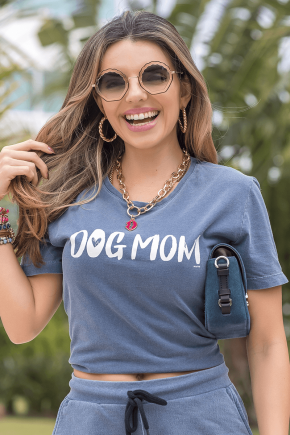 02f0125 52 camiseta feminina estonada dog mom marinho 3