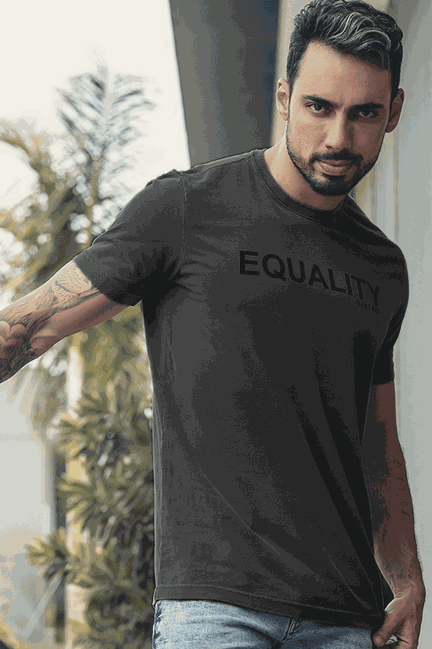 02m0342 02 camiseta masculina estonada equality hiatto preto
