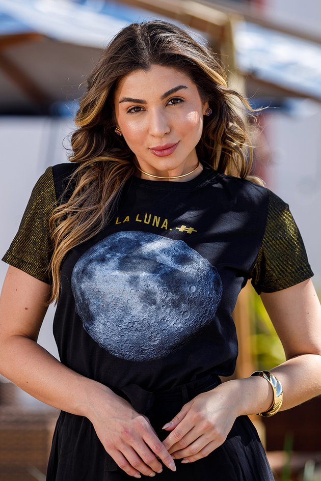 02f0252 002 camiseta feminina la luna hiatto preto 2